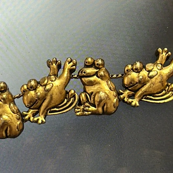Crazy Frog Bracelet! Gold tone - Picture 9 of 11